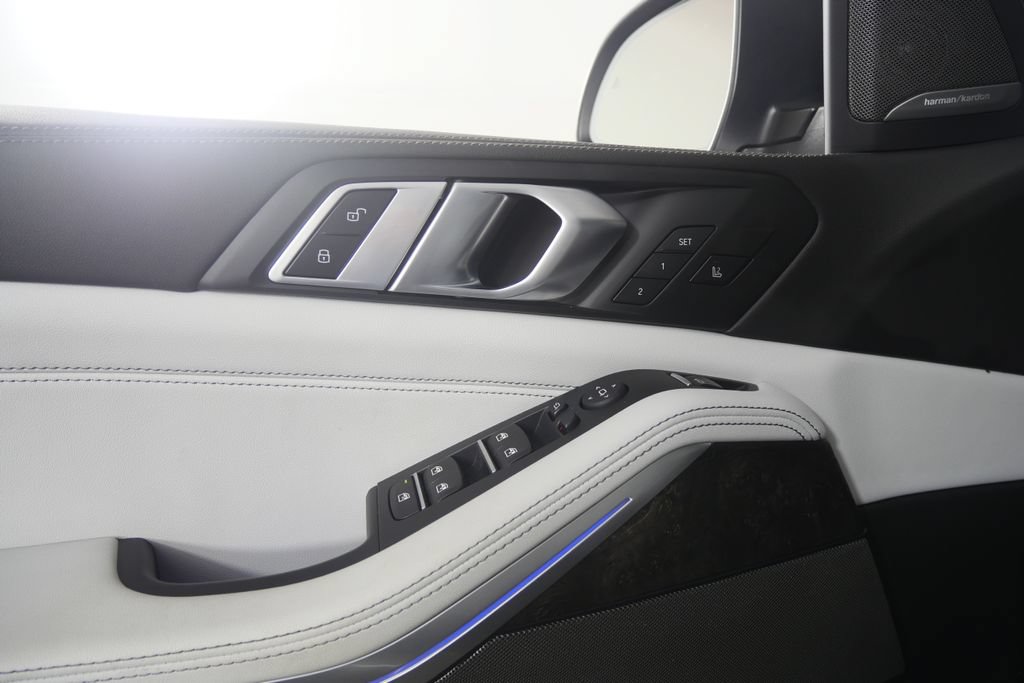Used 2025 BMW X5 sDrive40i RWD image 8
