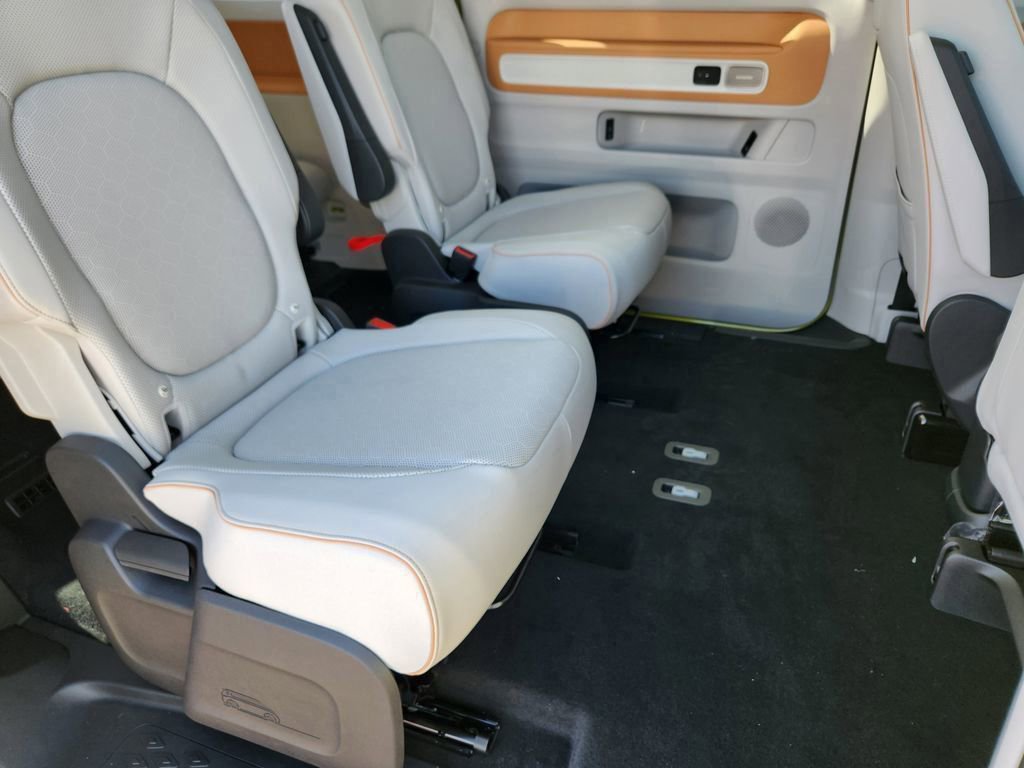 New 2025 Volkswagen ID. Buzz 1st Edition image 27