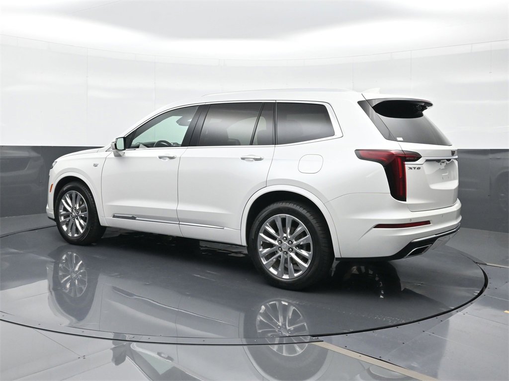 Certified 2023 Cadillac XT6 Premium Luxury image 3