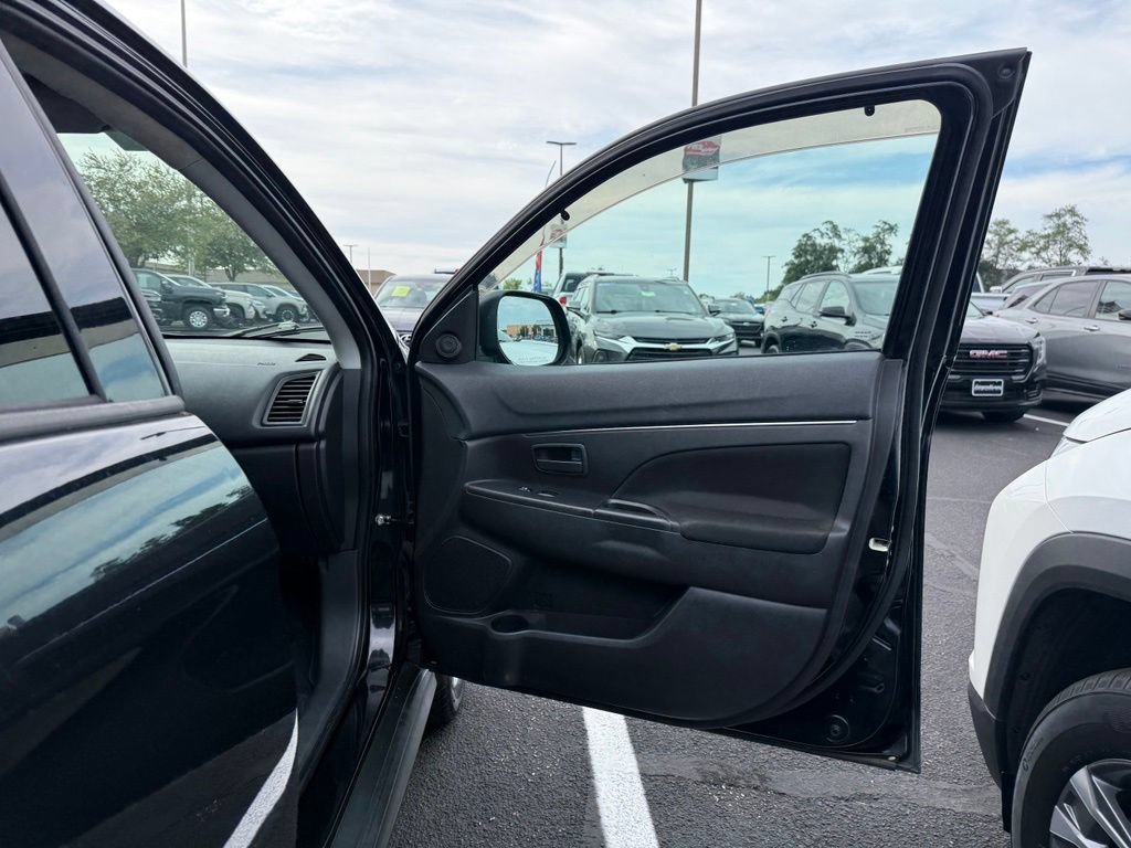 Used 2015 Mitsubishi Outlander Sport ES AWD/4WD image 13