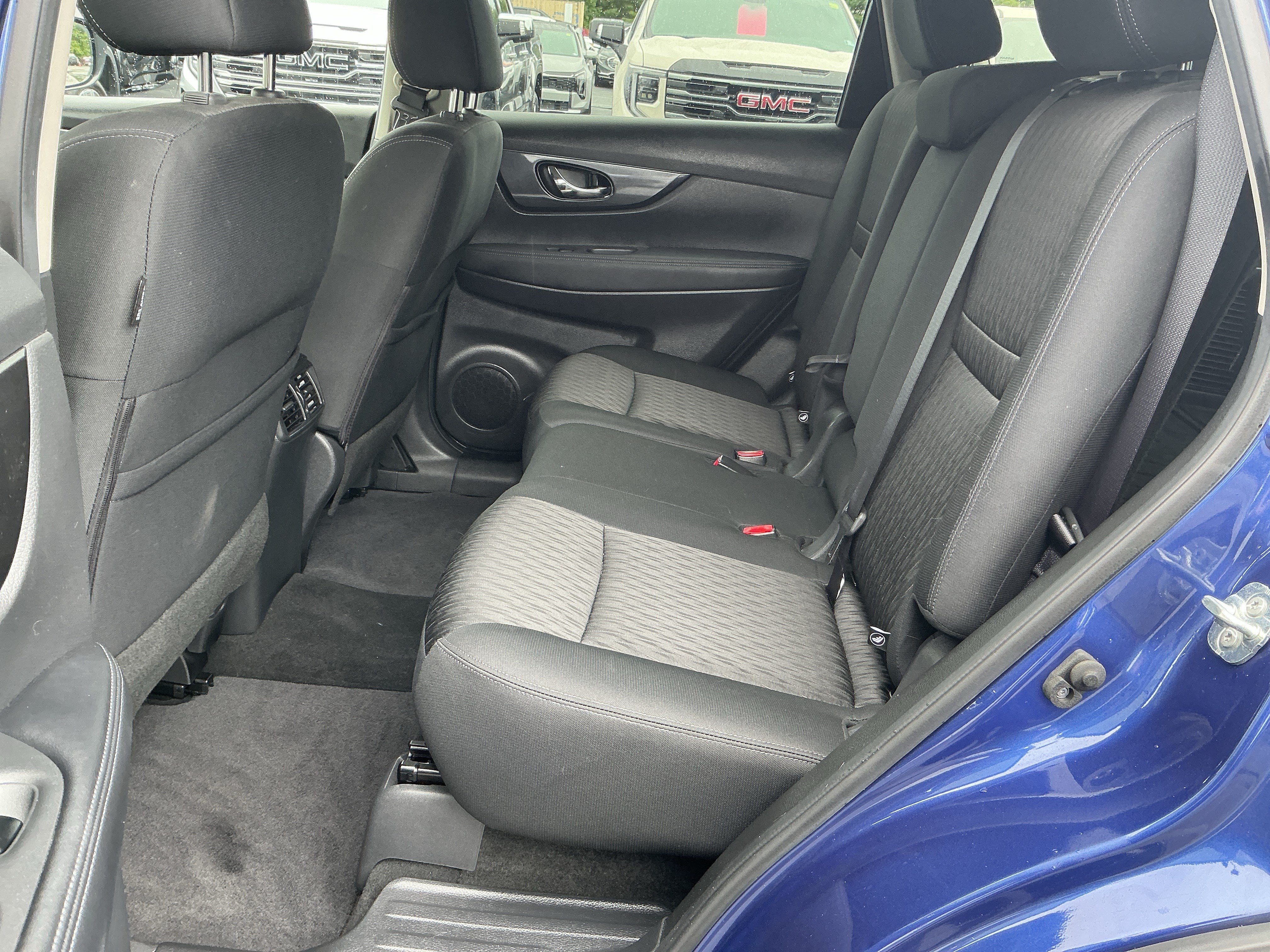 Used 2020 Nissan Rogue SV AWD/4WD image 10