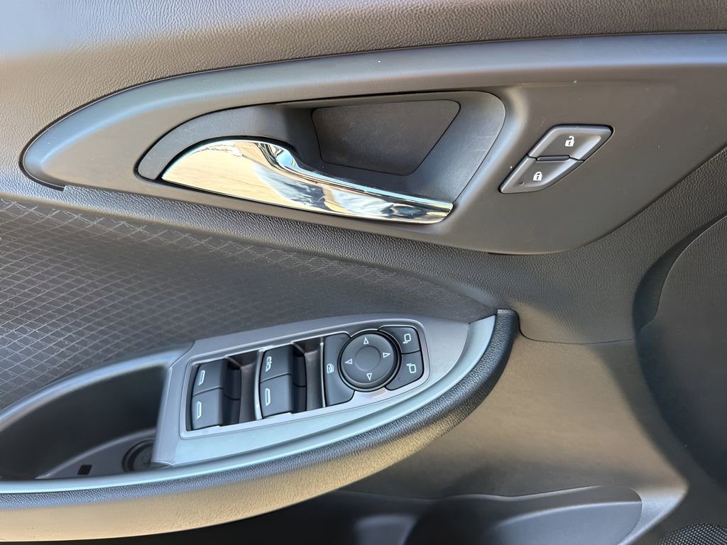Used 2024 Chevrolet Malibu LT image 25
