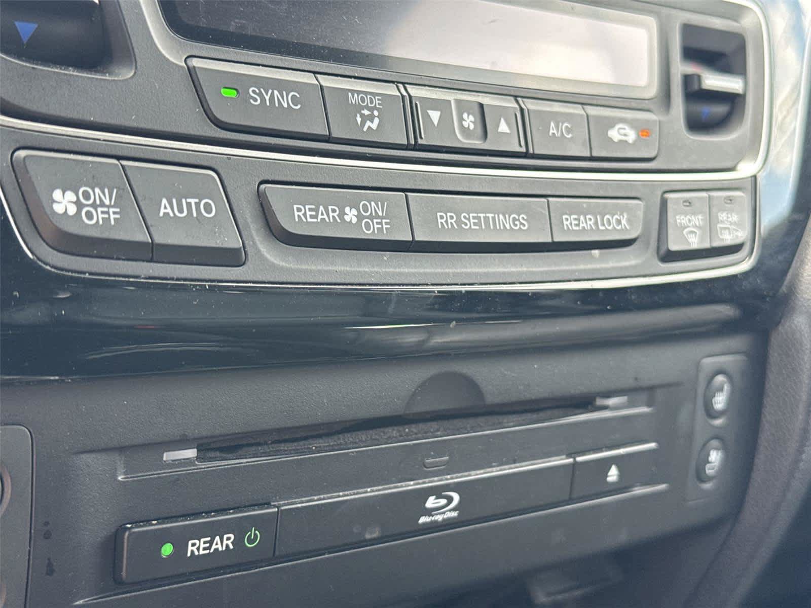 Used 2018 Honda Pilot Elite image 31