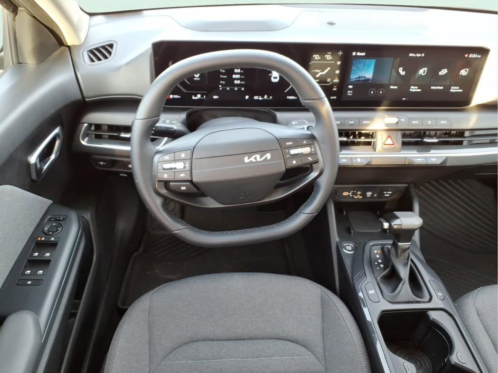 Used 2025 Kia K4 EX image 17