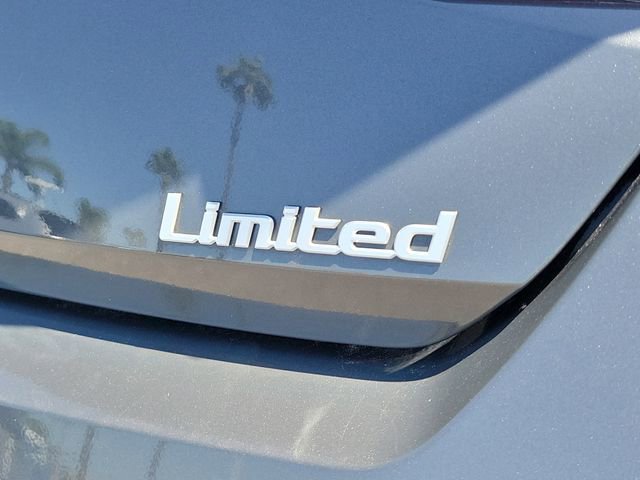 Used 2025 Hyundai Elantra Limited image 30