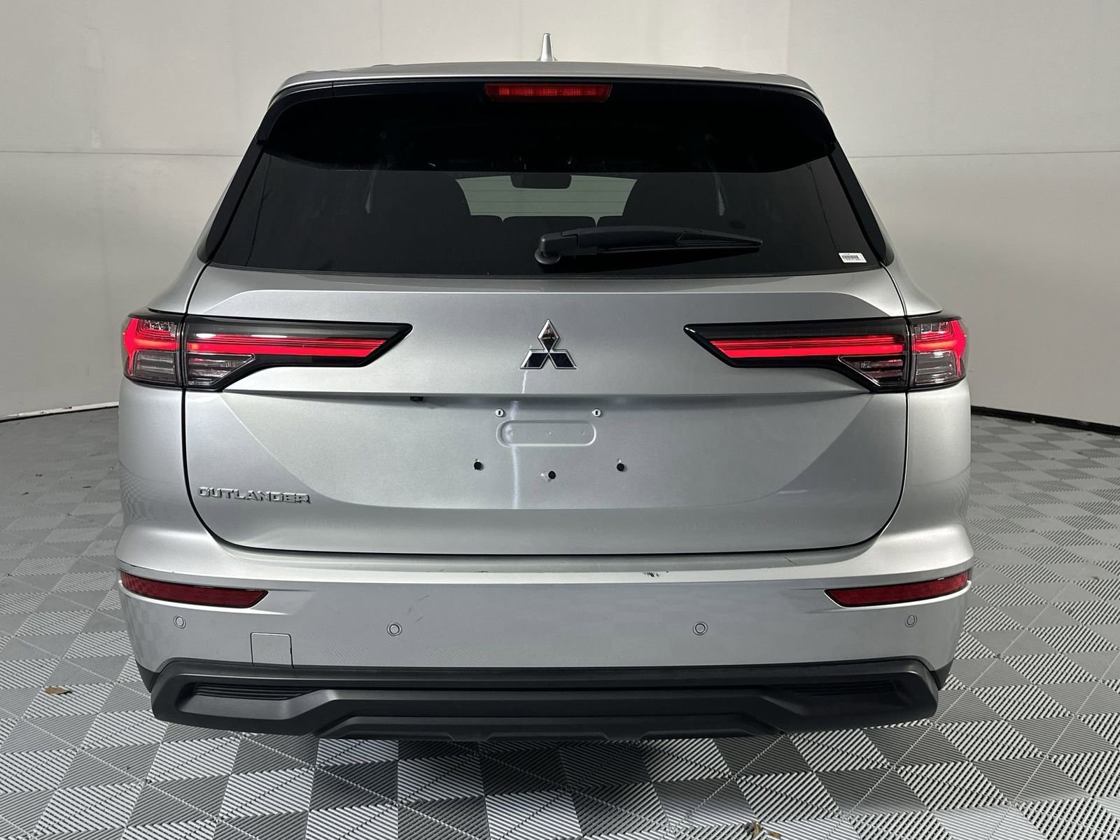 Used 2025 Mitsubishi Outlander ES image 7