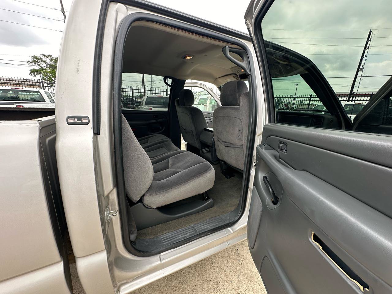 Used 2006 GMC Sierra 2500 SLE AWD/4WD image 36