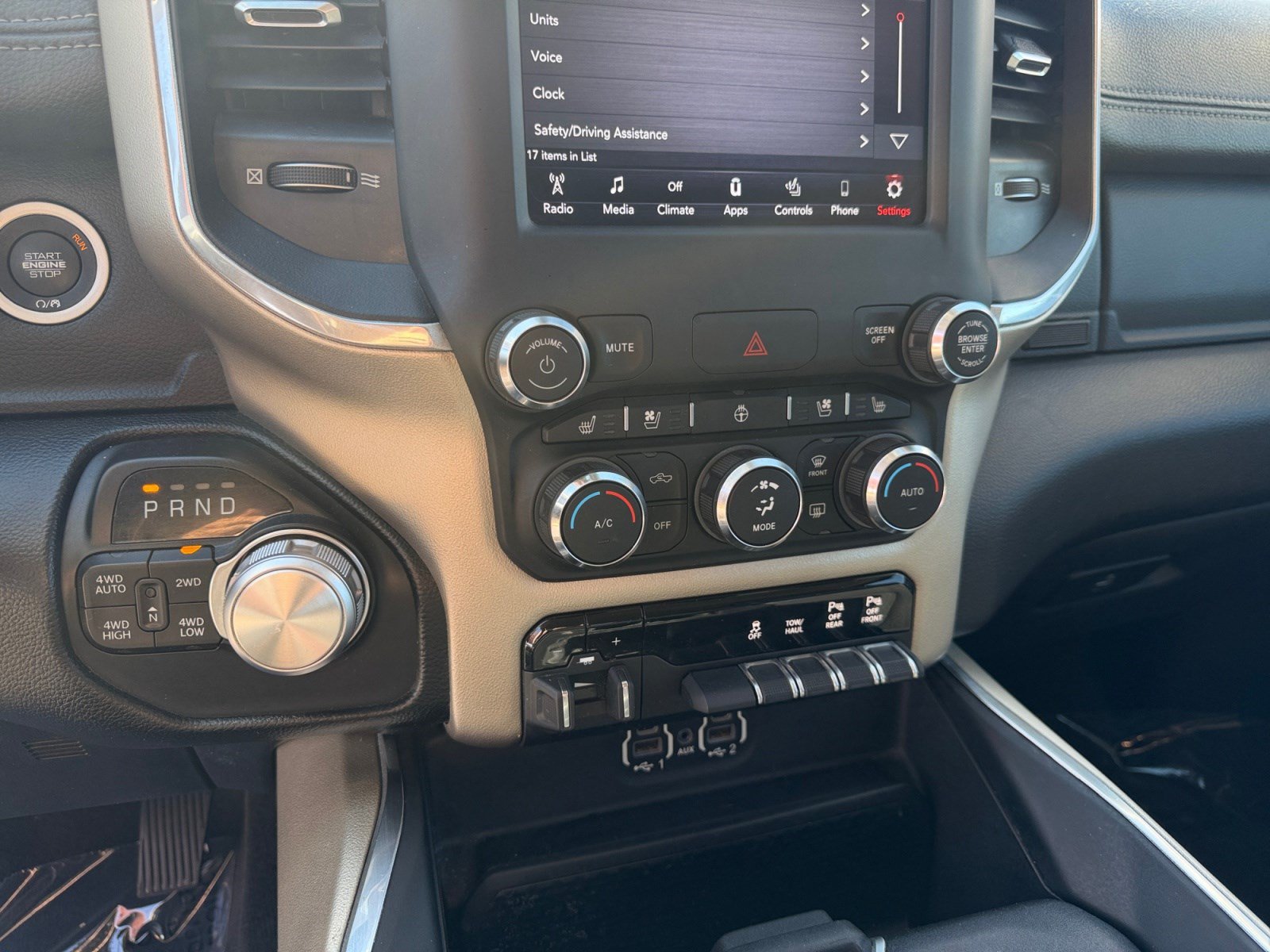 Used 2020 RAM 1500 Laramie AWD/4WD image 12