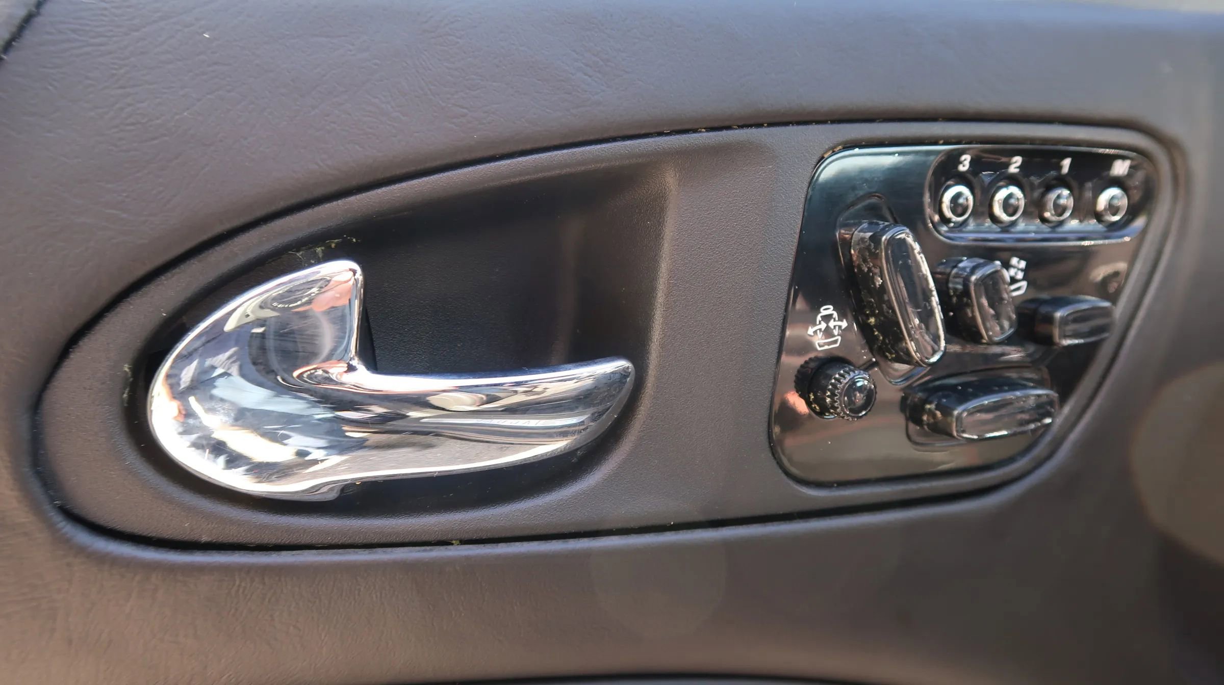 Used 2014 Jaguar XKR R image 23