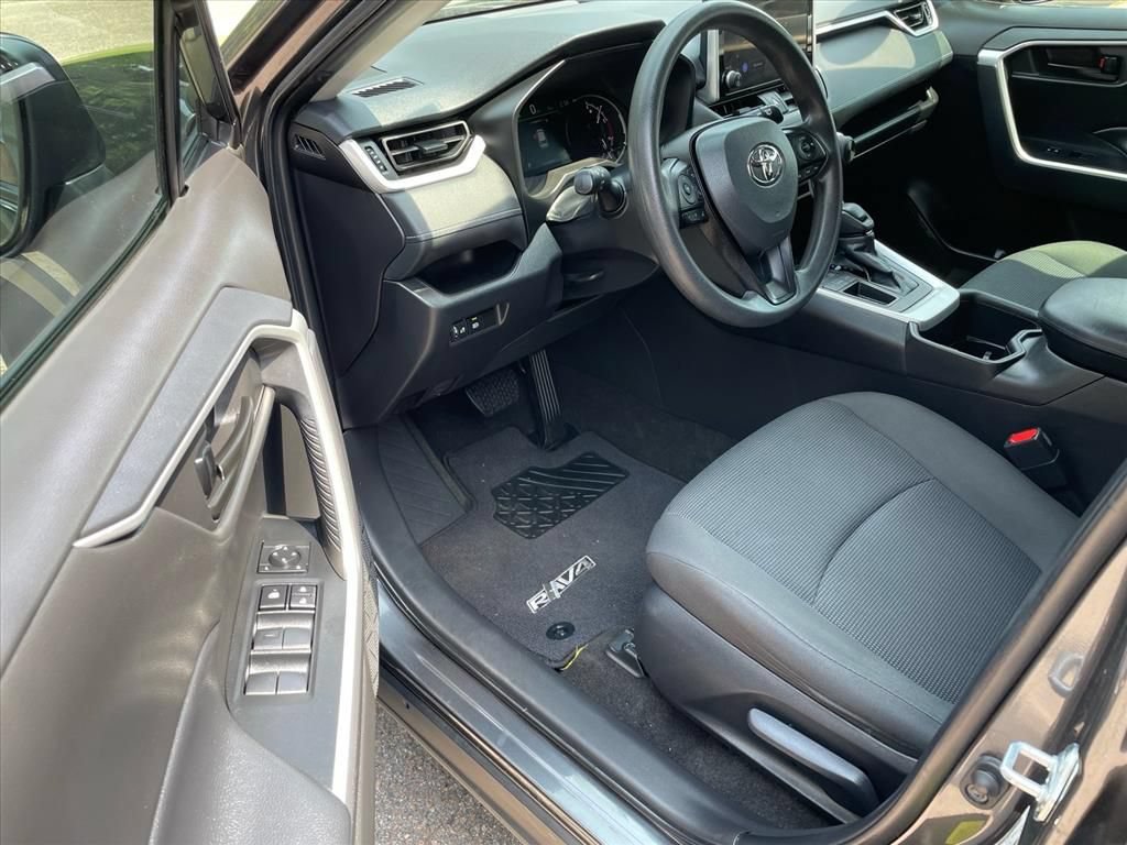 Used 2023 Toyota RAV4 LE FWD image 6
