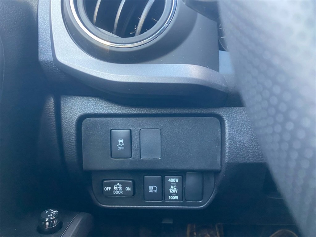 Used 2023 Toyota Tacoma TRD Sport image 18