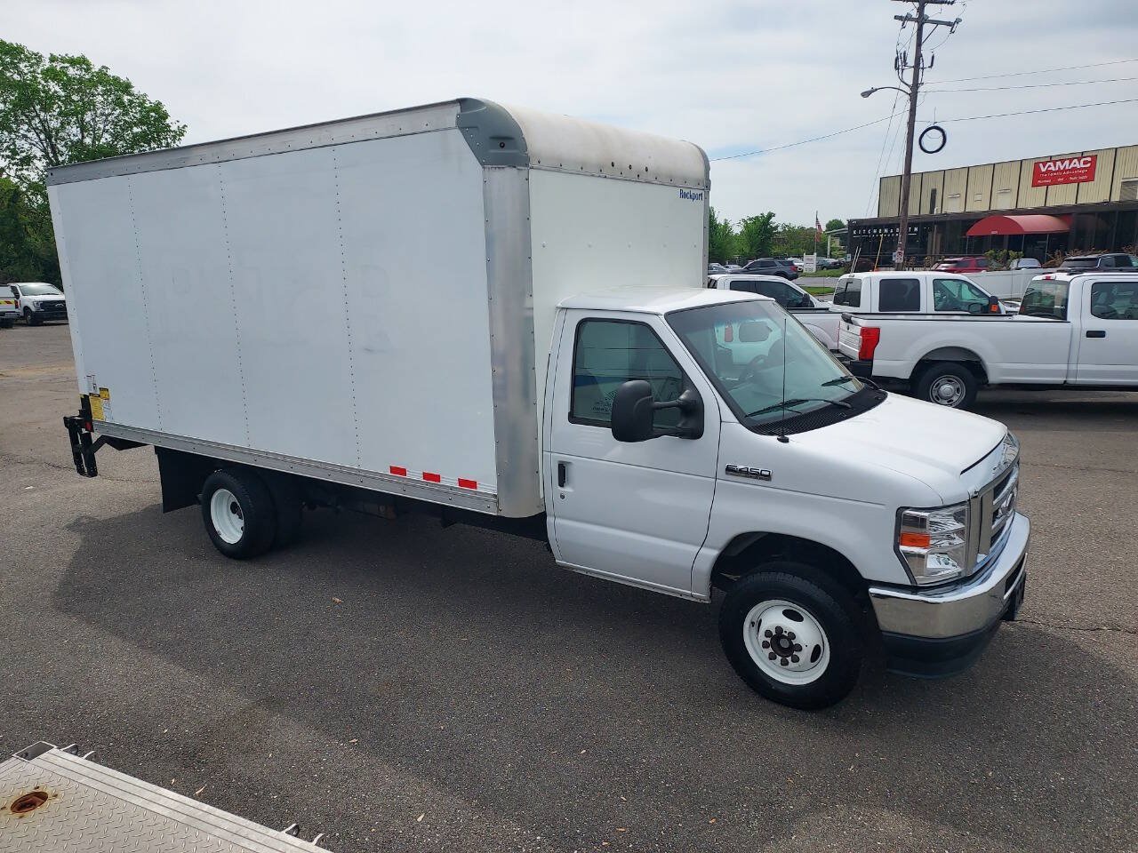 Used 2022 Ford E-450 and Econoline 450 Super Duty w/ Power Windows & Locks Group RWD image 2