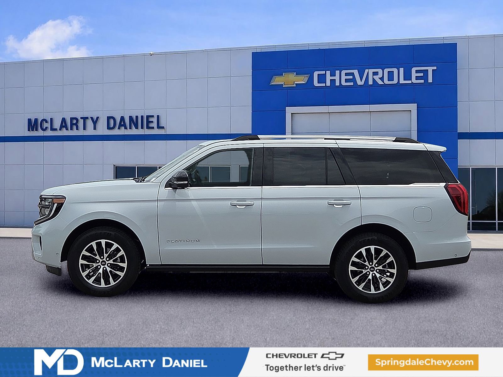 Used 2025 Ford Expedition Platinum AWD/4WD image 3