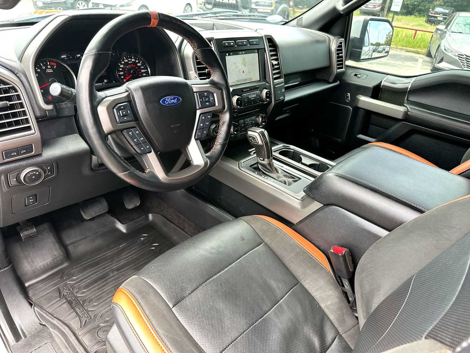 Used 2017 Ford F150 Raptor w/ Equipment Group 802A Luxury AWD/4WD image 18