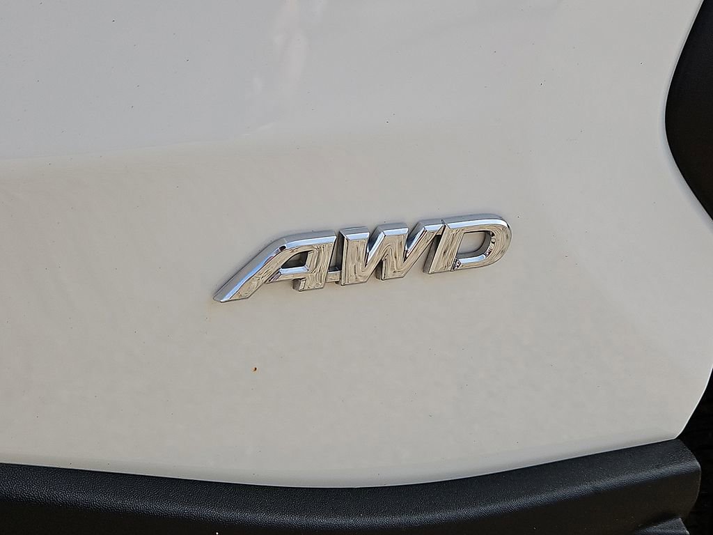 Used 2025 Toyota RAV4 LE image 6