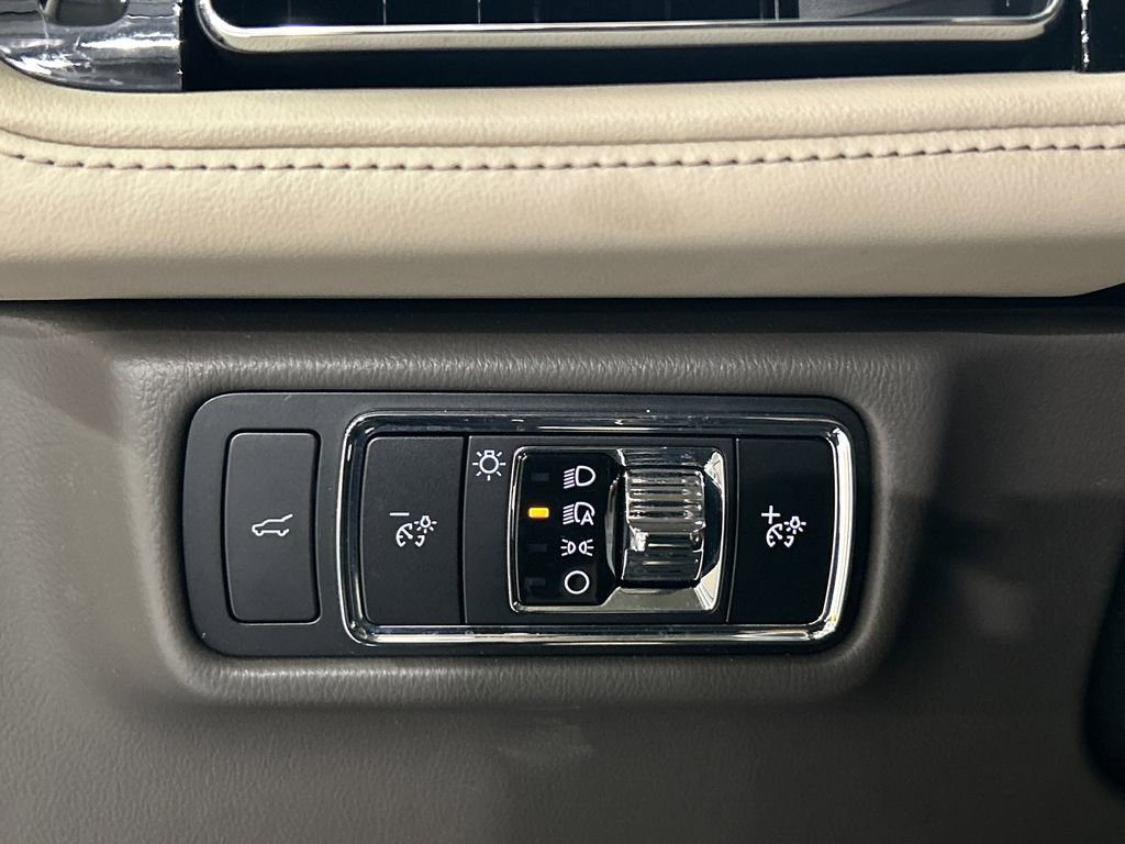 Used 2024 Lincoln Aviator AWD w/ Premium Package image 20