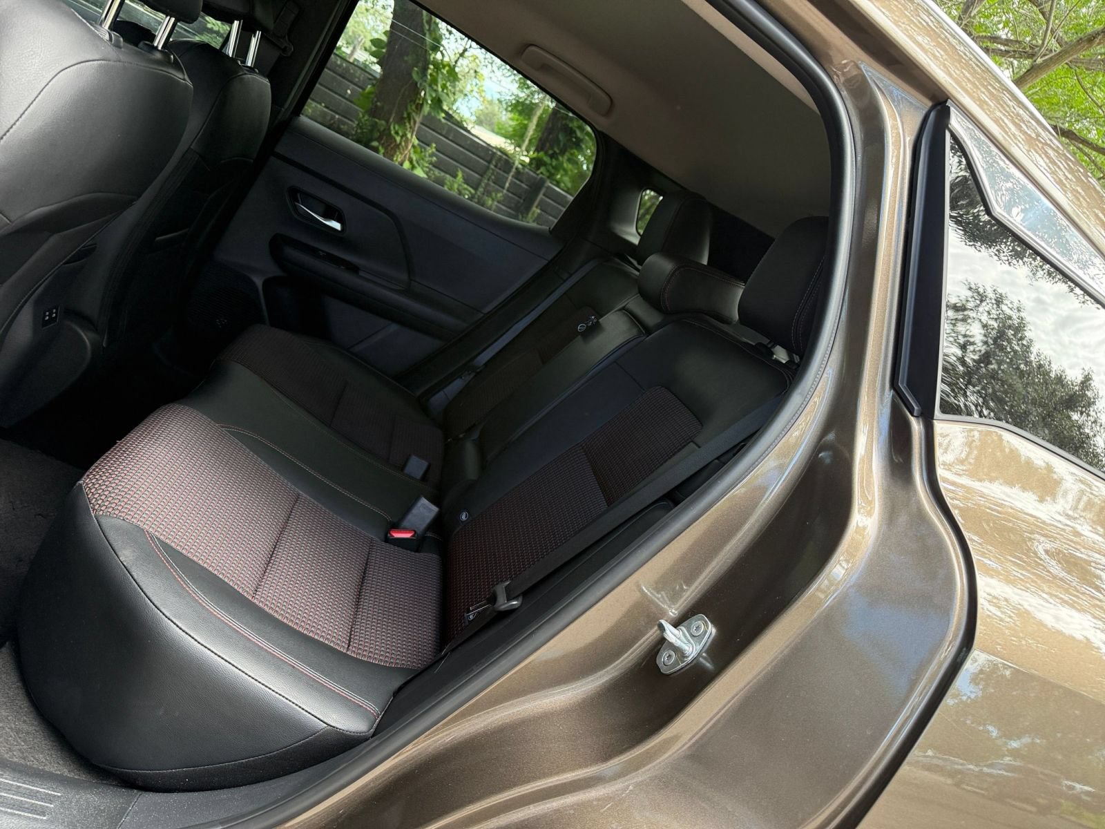 Used 2026 Nissan Kicks SR FWD image 33