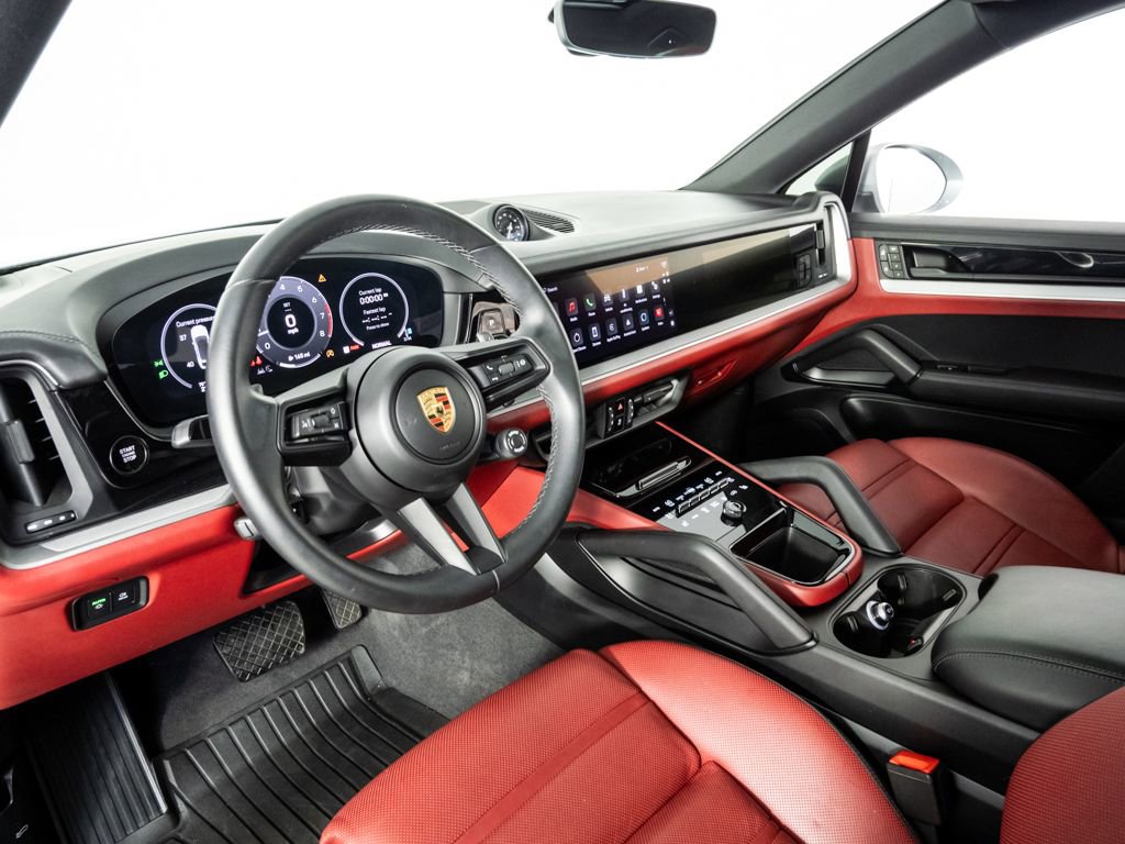 Certified 2024 Porsche Cayenne Coupe AWD/4WD image 4