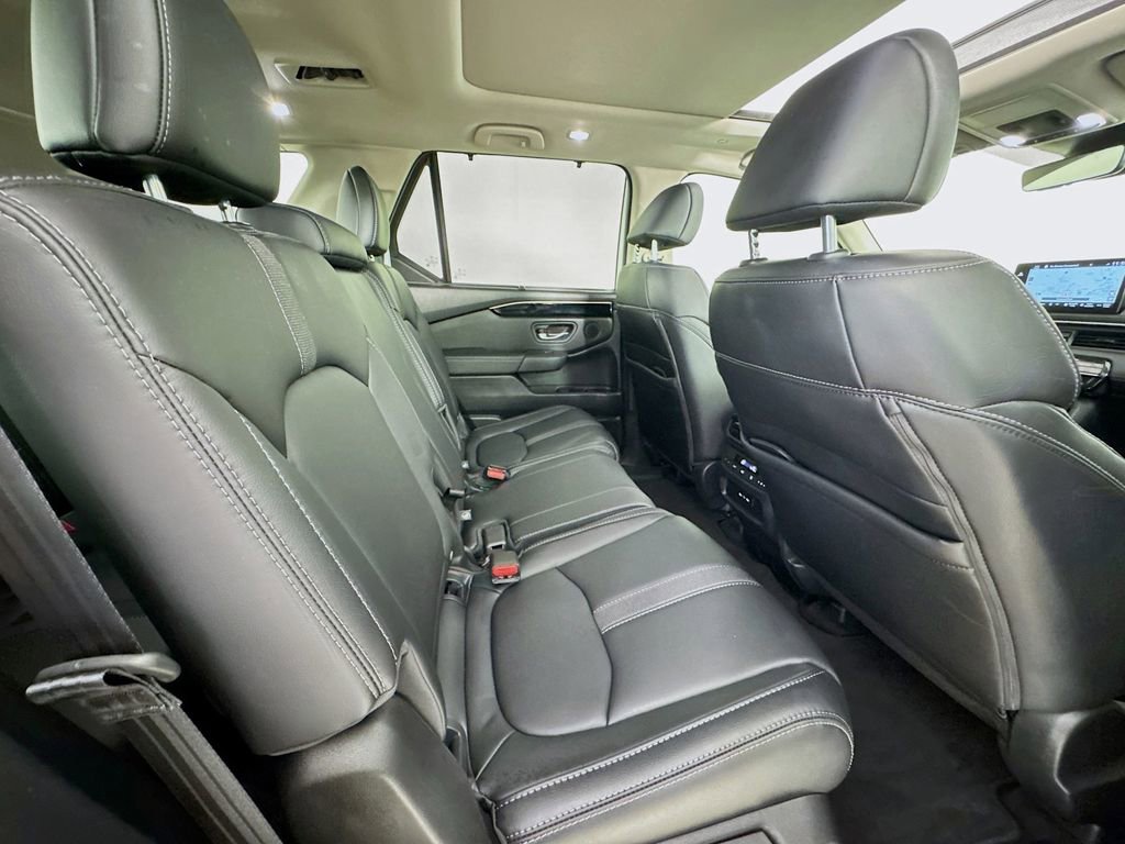 Used 2025 Honda Pilot Touring image 39