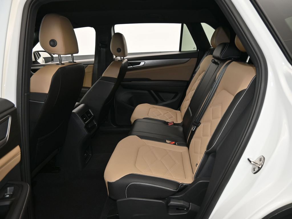 Used 2024 Volkswagen Atlas Cross Sport SE image 30