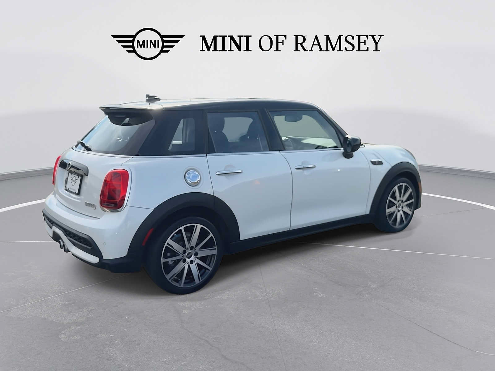 Used 2024 MINI Cooper S FWD image 8