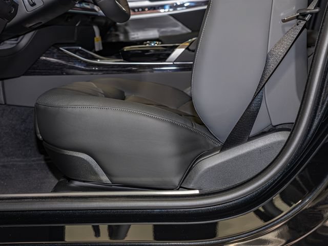 Used 2026 BMW 760i xDrive w/ Executive Package AWD/4WD image 15