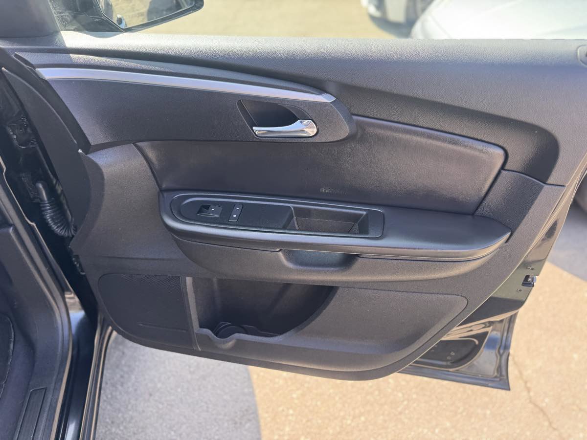 Used 2012 Chevrolet Traverse LT w/ All-Star Edition image 16