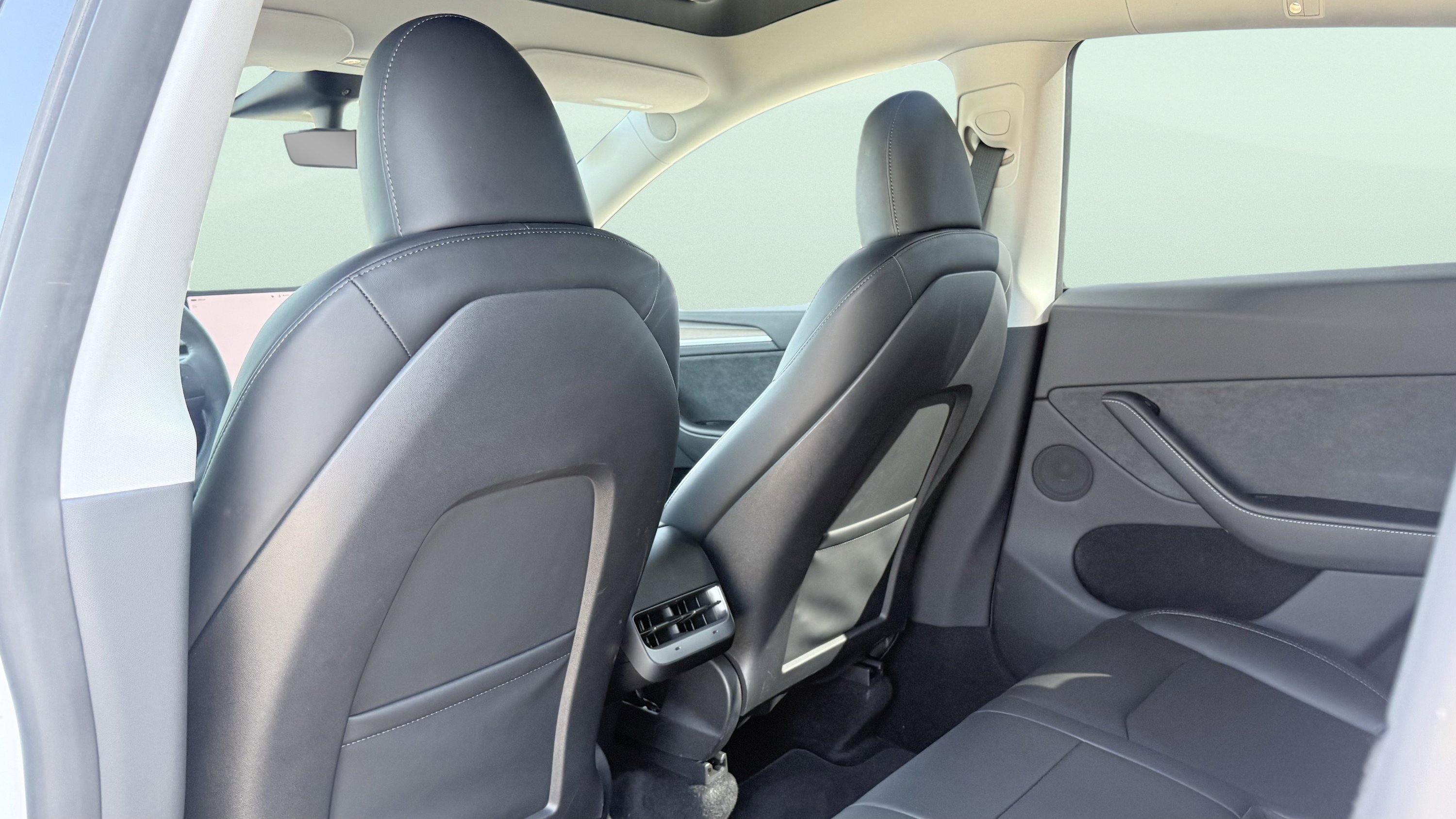 Used 2023 Tesla Model Y Long Range image 35