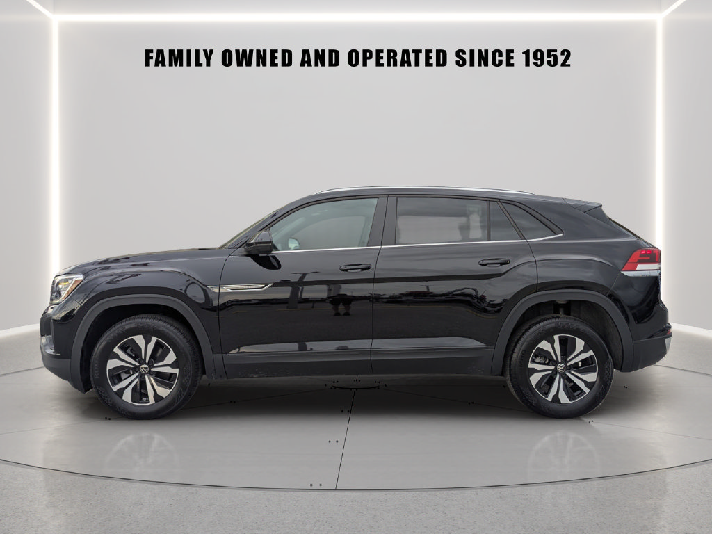 Certified 2025 Volkswagen Atlas Cross Sport SE FWD image 4