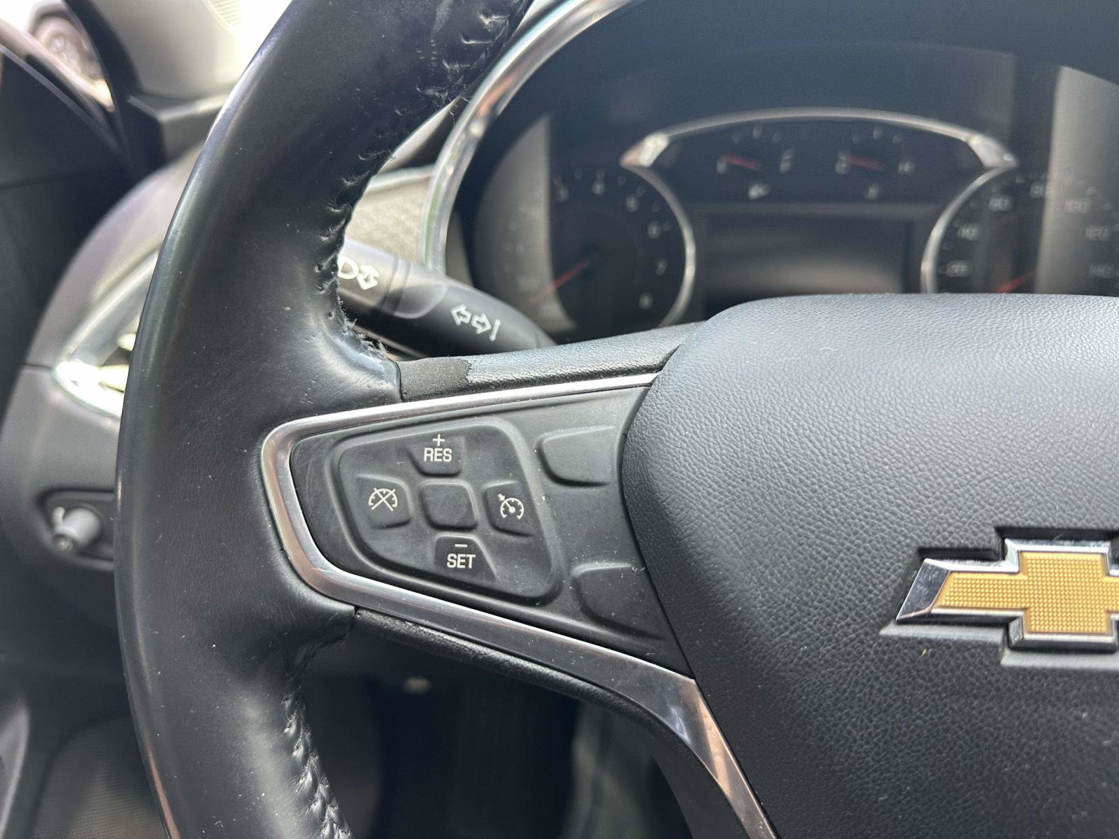 Used 2017 Chevrolet Malibu LT FWD image 31