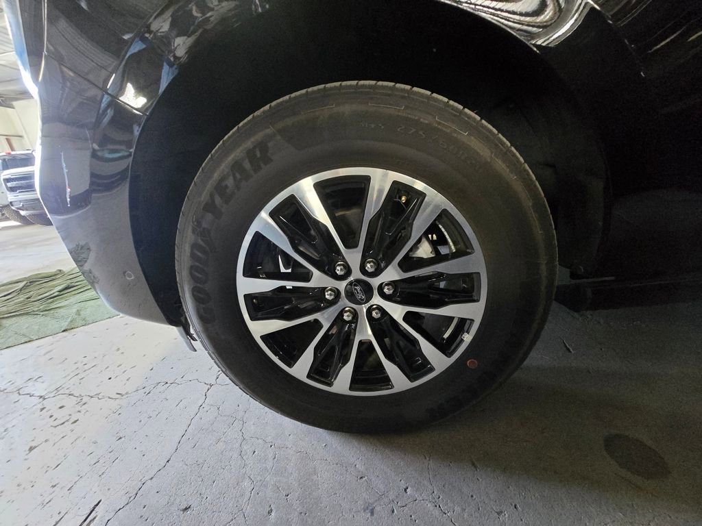 Used 2025 Ford Expedition Max Platinum image 28