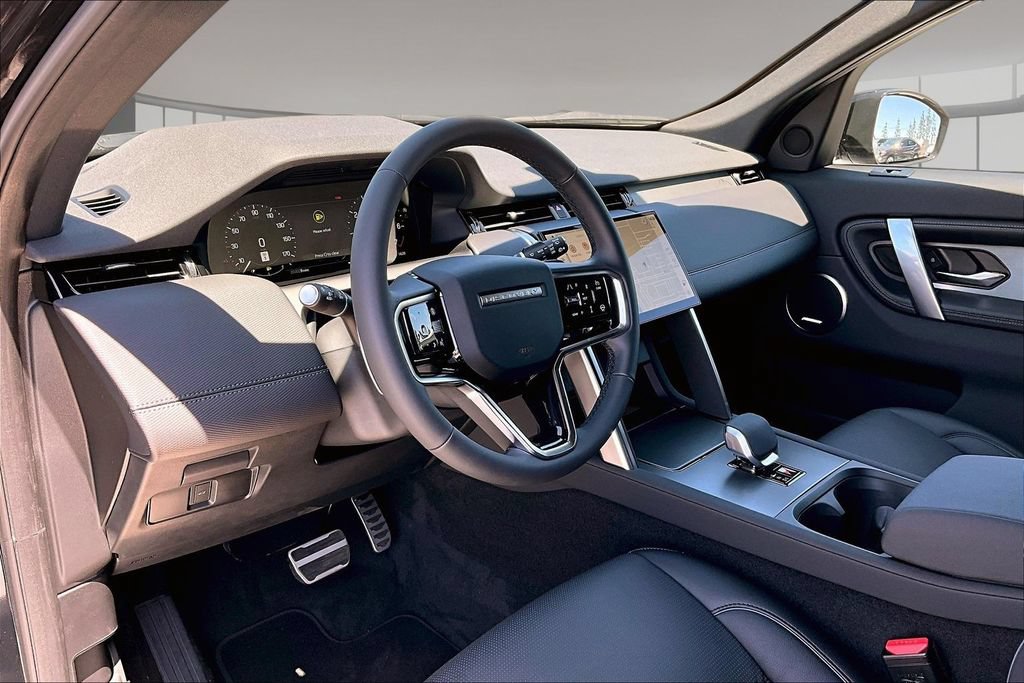 New 2026 Land Rover Discovery Sport Landmark AWD/4WD image 7