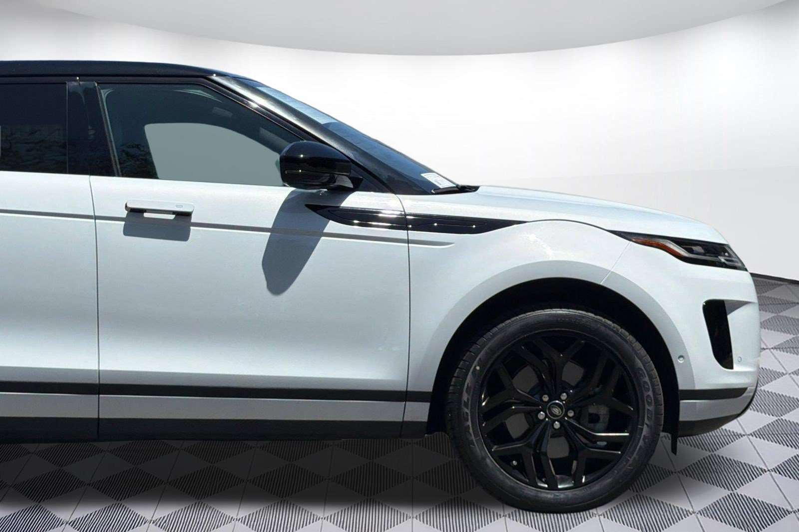 Used 2020 Land Rover Range Rover Evoque SE AWD/4WD image 37