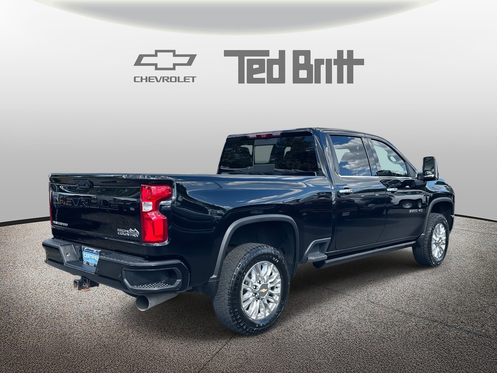 Used 2022 Chevrolet Silverado 3500 High Country w/ Z71 Off-Road Package image 2