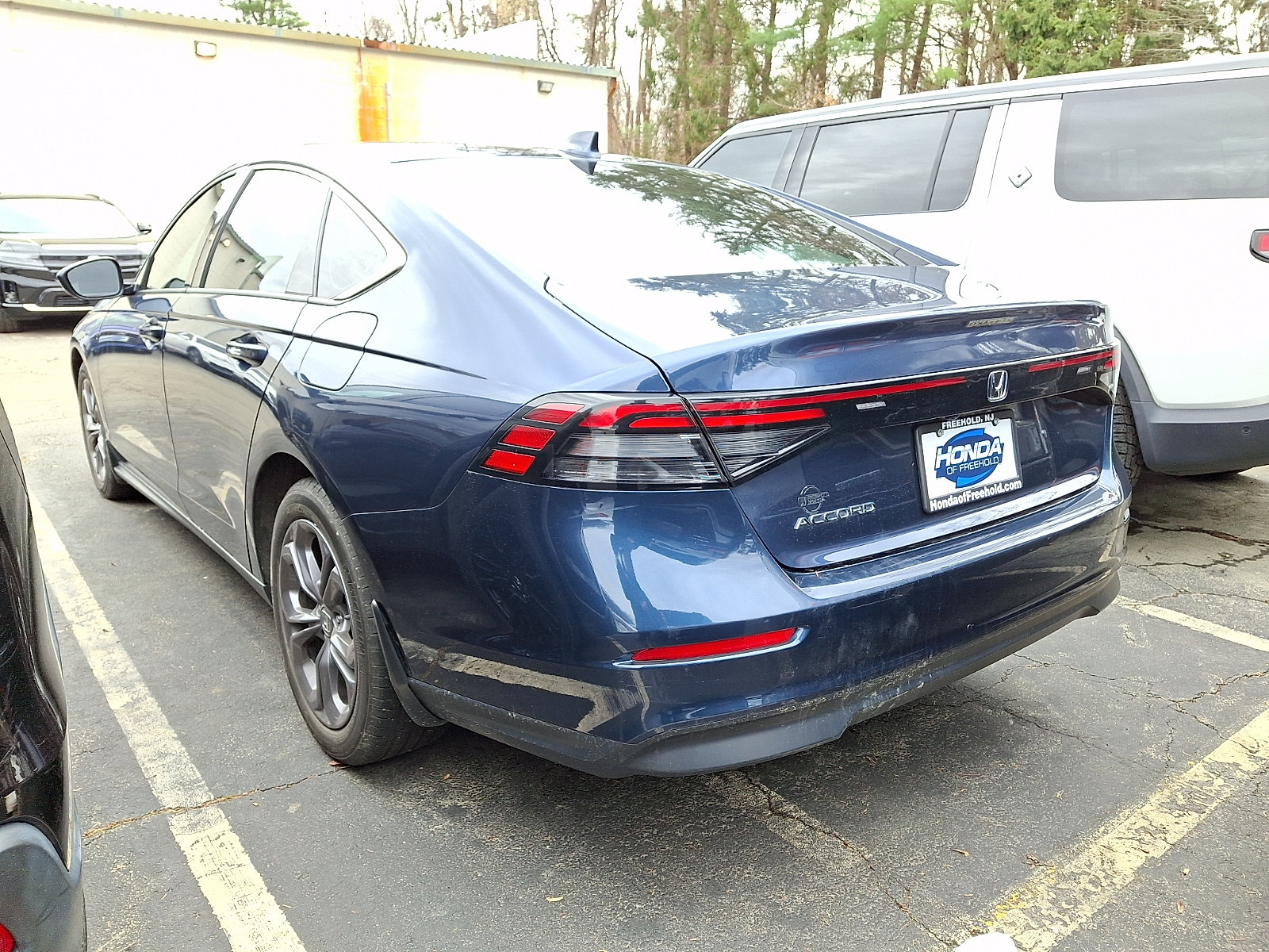 Used 2023 Honda Accord EX image 4
