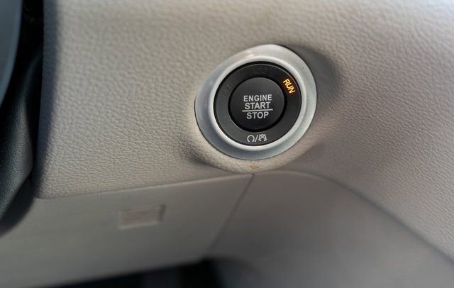 Used 2023 Chrysler Pacifica Touring-L w/ Uconnect Theater Family Group image 28