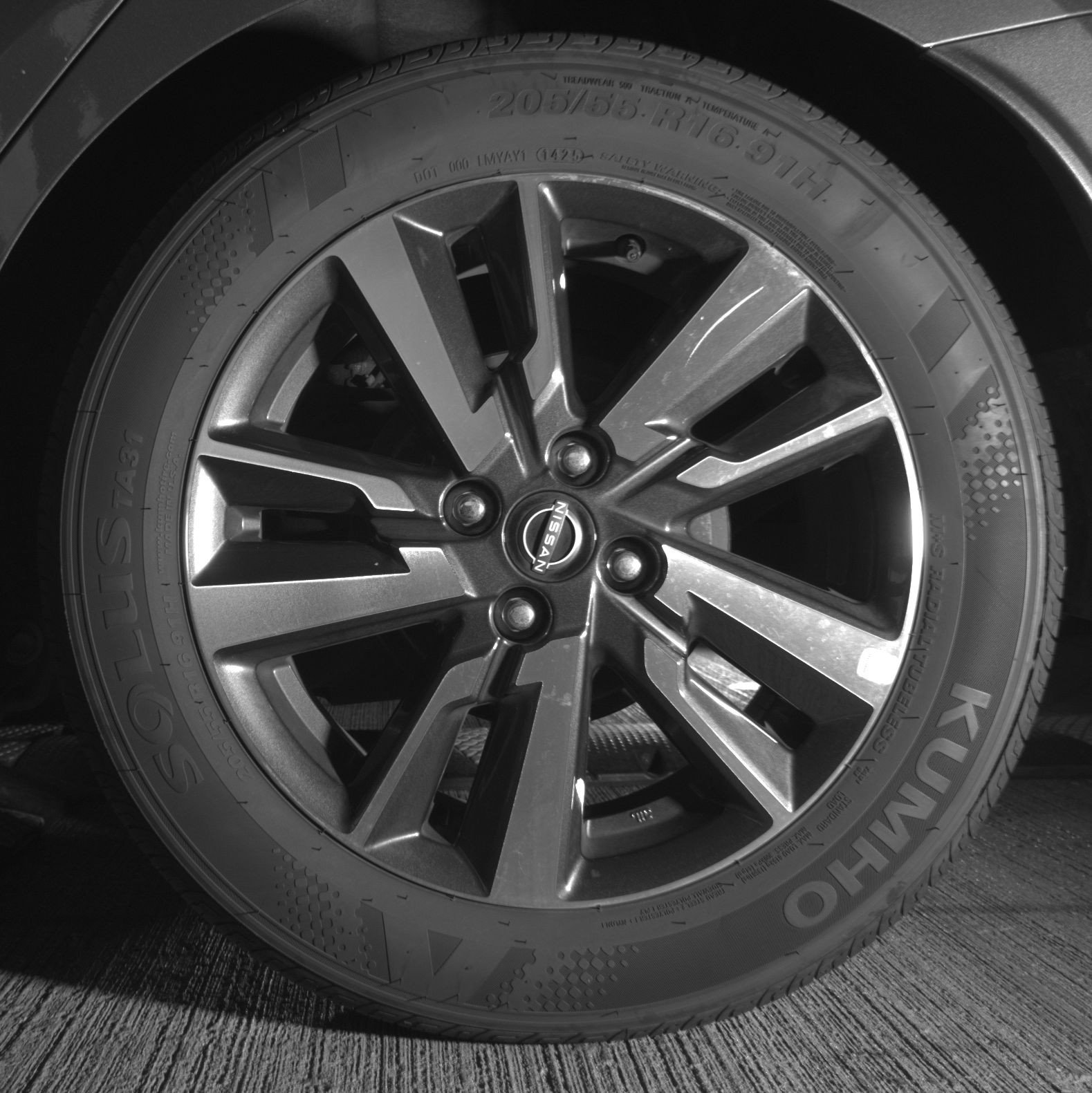 Used 2025 Nissan Versa SV image 14