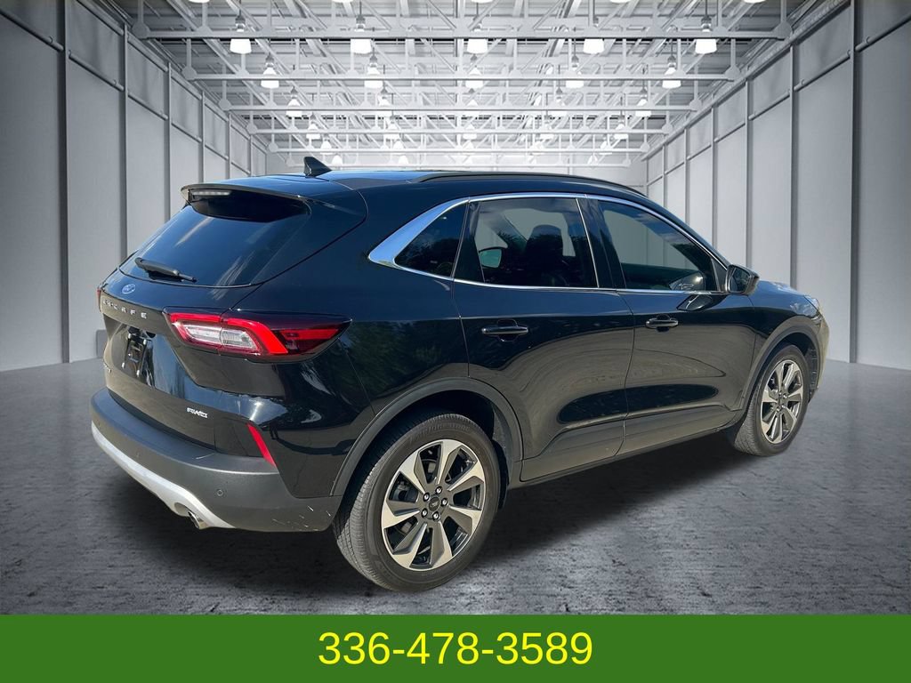 Used 2023 Ford Escape Platinum AWD/4WD image 5