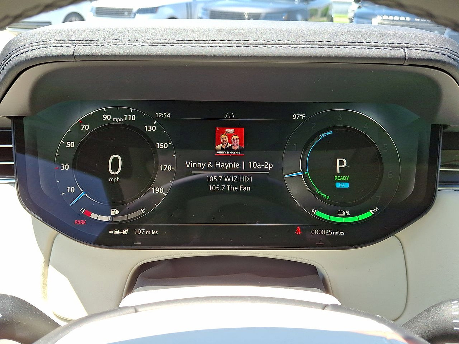 New 2025 Land Rover Range Rover SE image 20