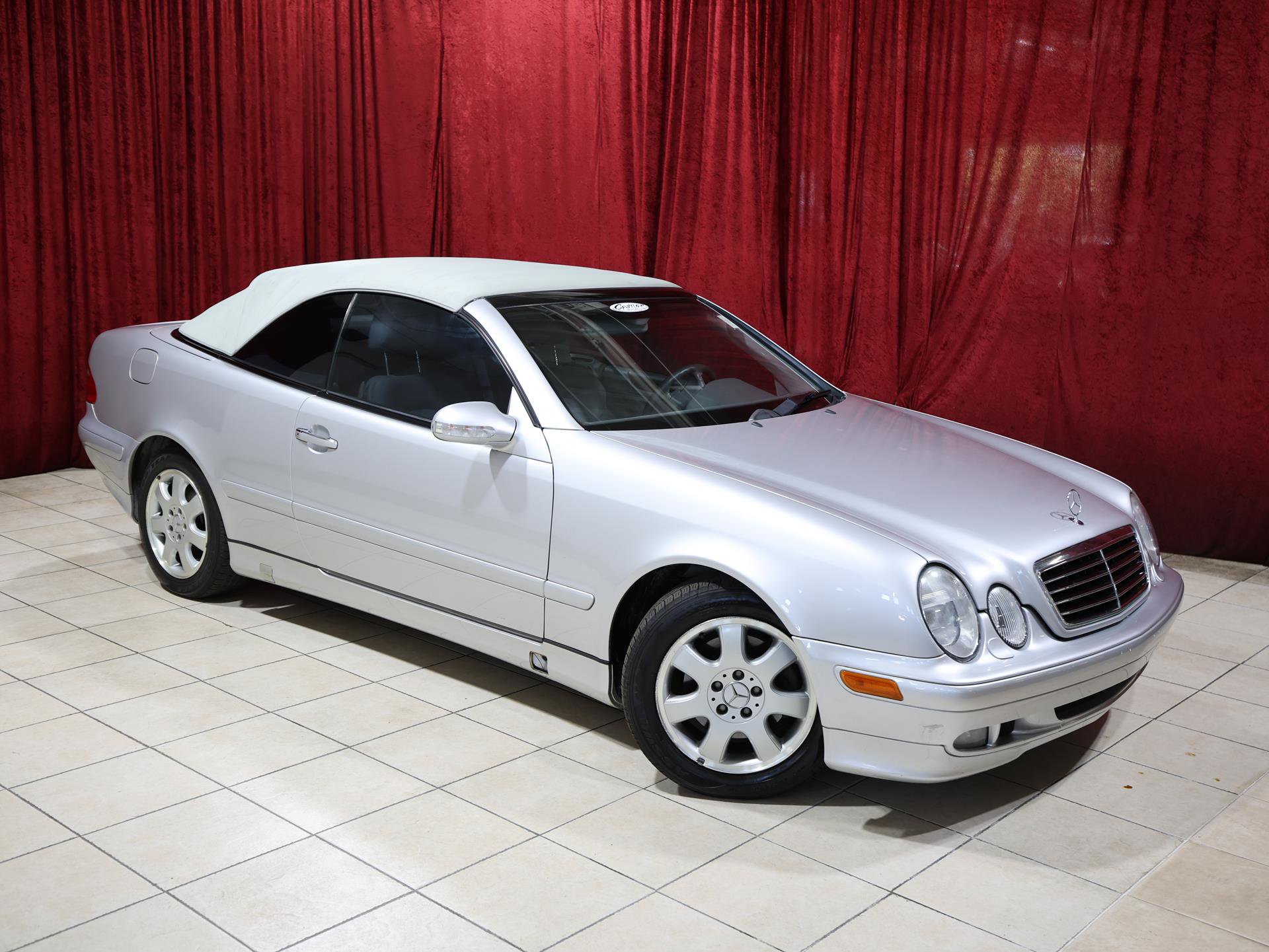 Used 2003 Mercedes-Benz CLK 320 Cabriolet image 2