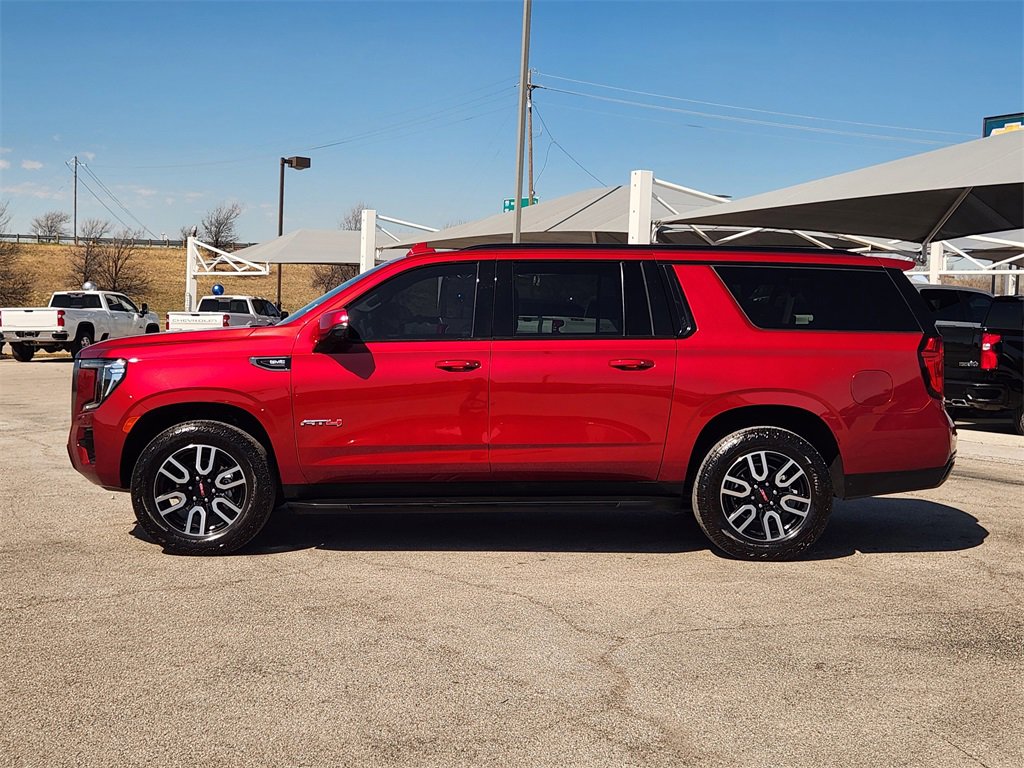 Used 2024 GMC Yukon XL AT4 w/ Technology Package image 4