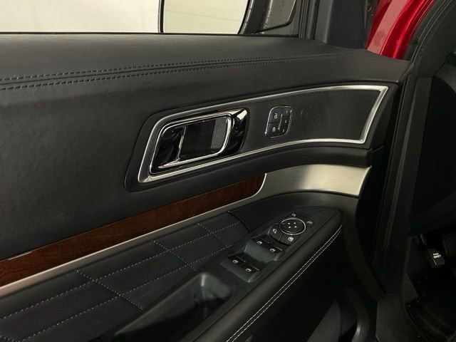 Used 2016 Ford Explorer Platinum image 24