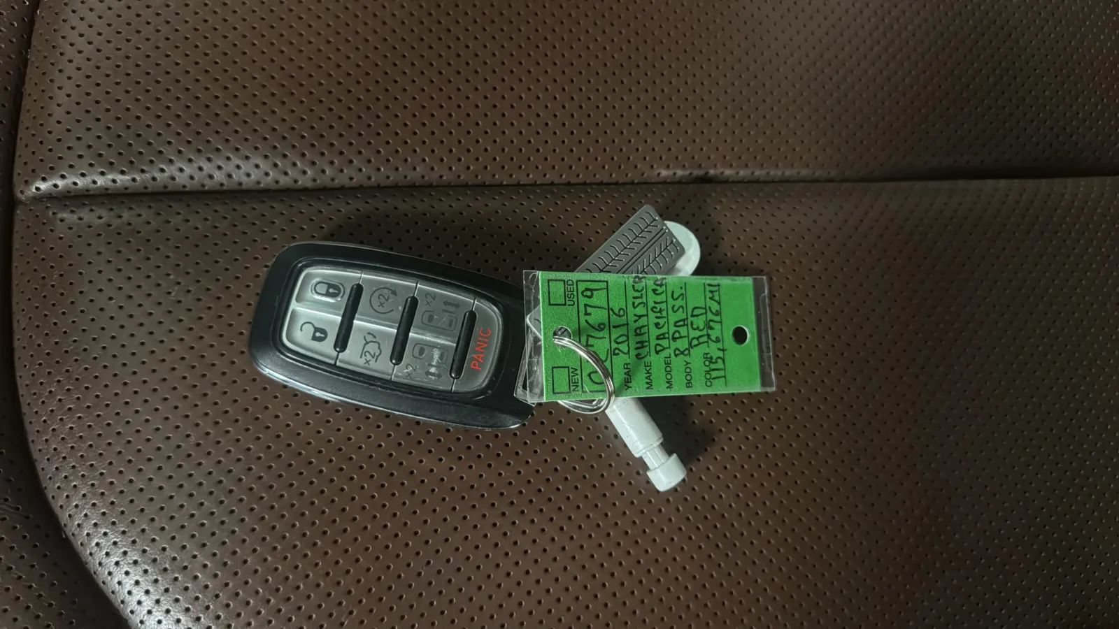 Used 2017 Chrysler Pacifica Limited FWD image 32