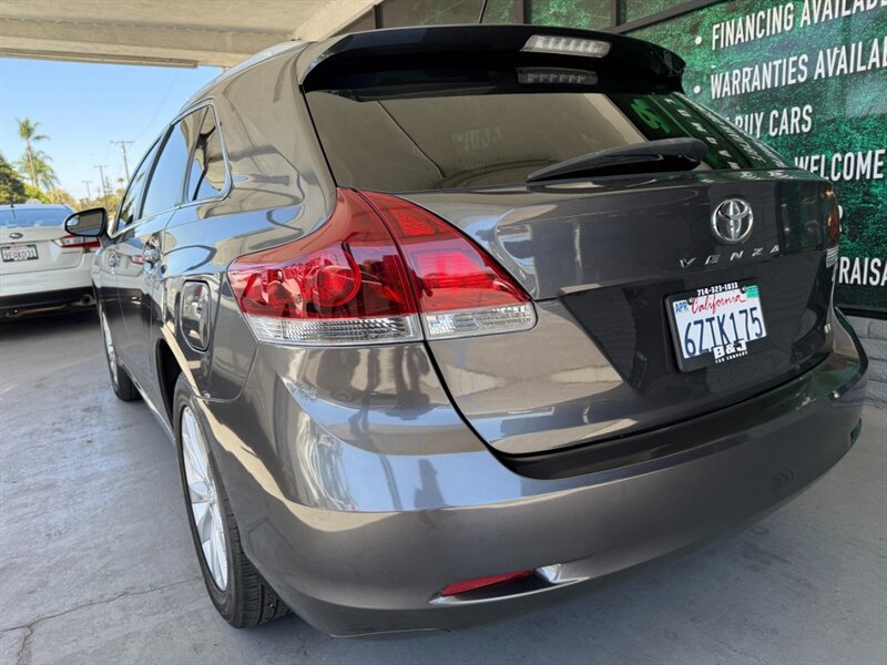 Used 2013 Toyota Venza LE FWD image 6