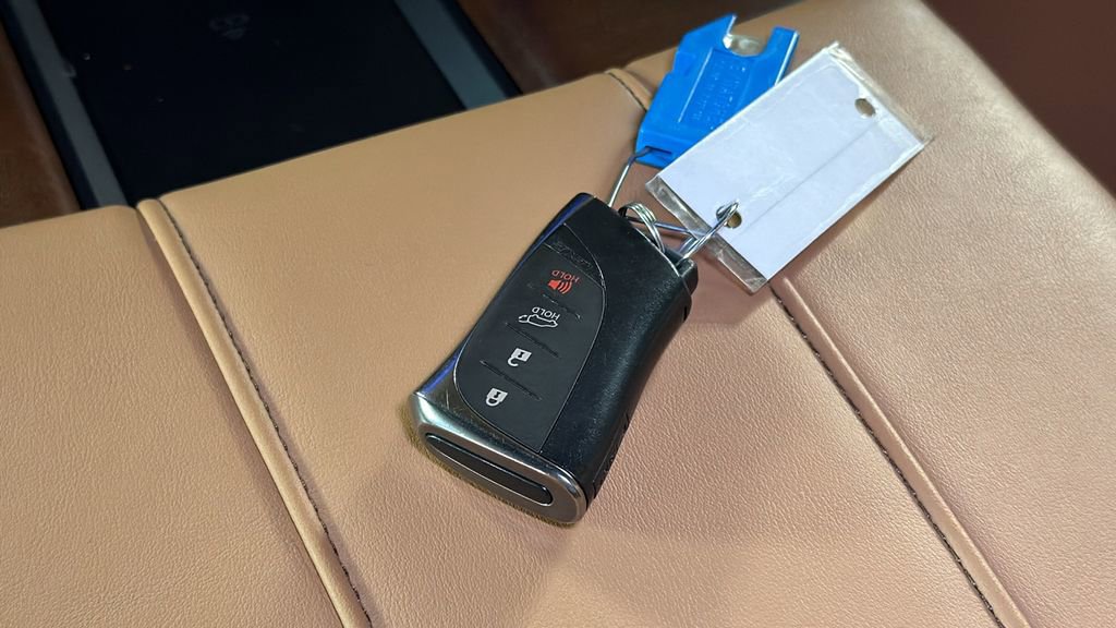 Used 2023 Lexus LX 600 4WD w/ Appearance Package image 29