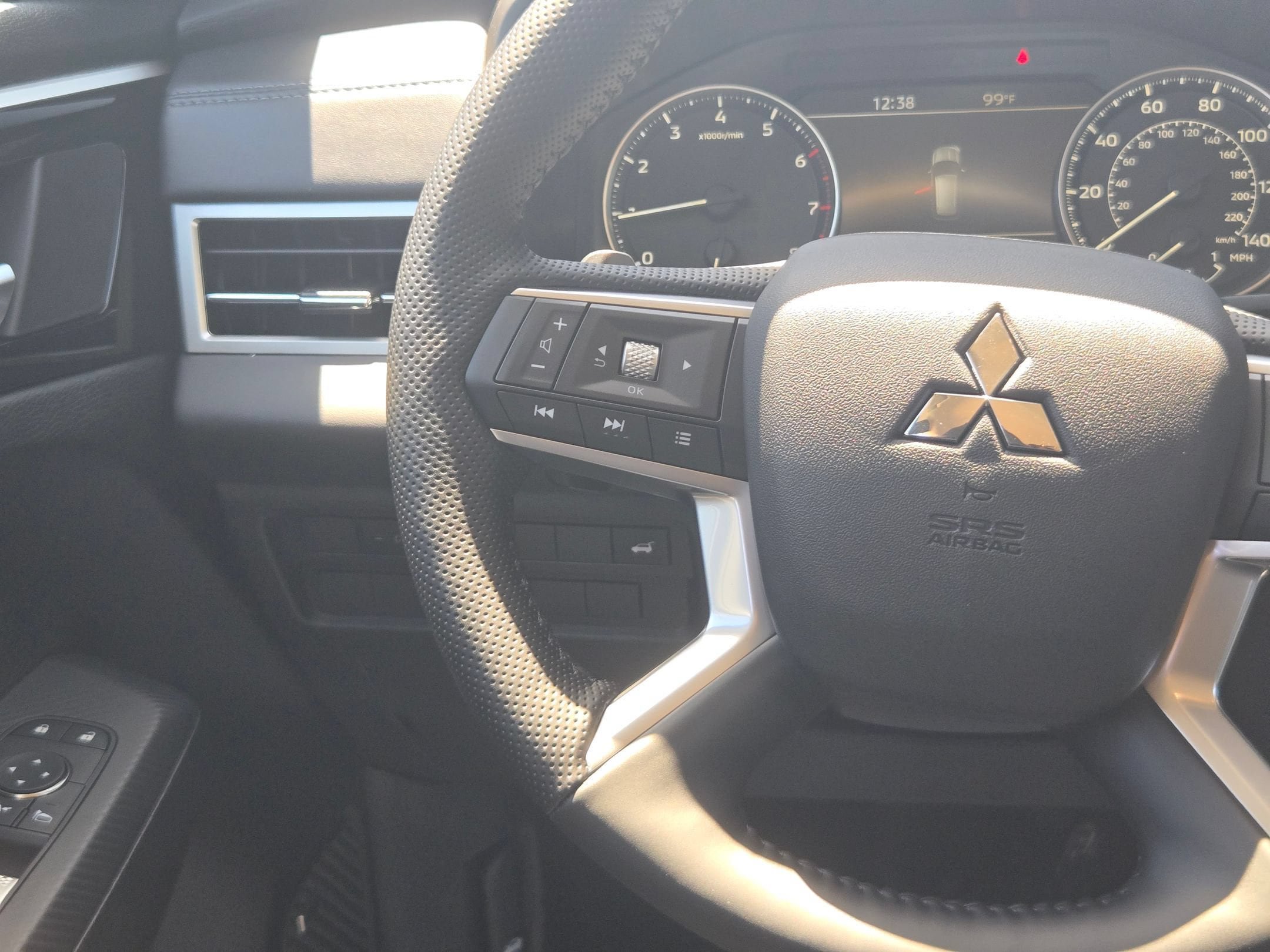 New 2026 Mitsubishi Outlander SE FWD image 18