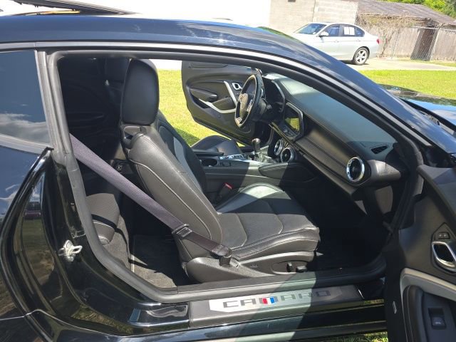 Used 2016 Chevrolet Camaro SS RWD image 28