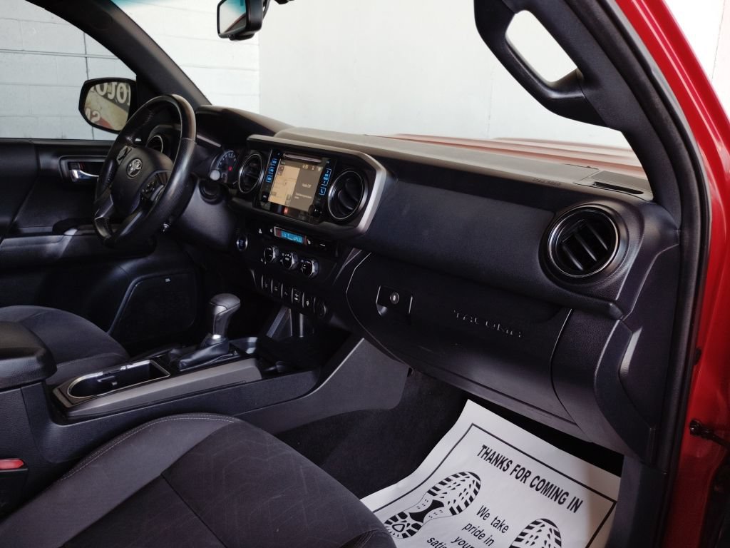 Used 2016 Toyota Tacoma TRD Sport RWD image 11