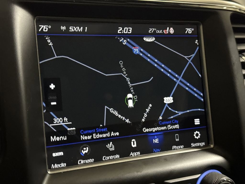 Used 2018 Jeep Grand Cherokee Altitude image 15