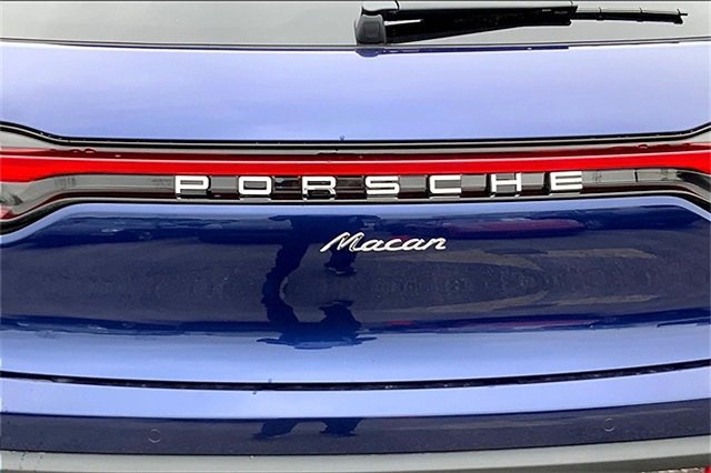 New 2025 Porsche Macan image 38